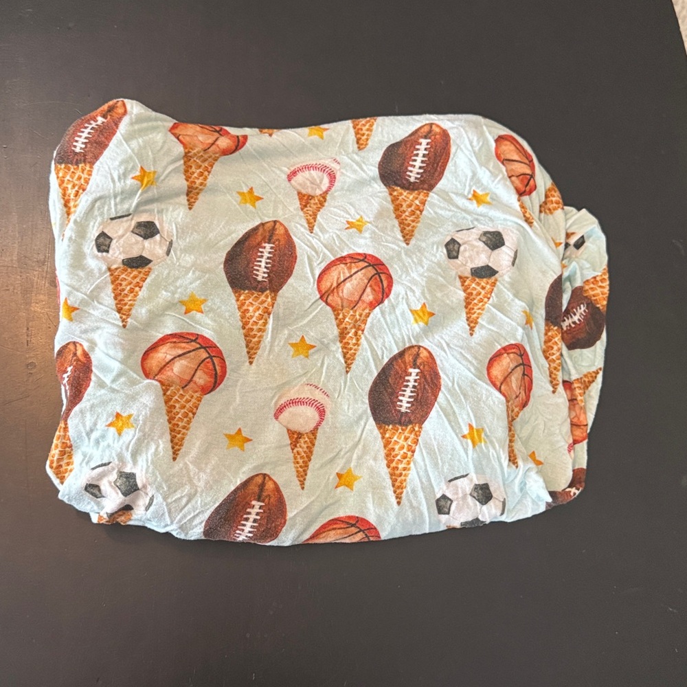 Posh Peanut Sports Ice Cream crib sheet - Multicolor